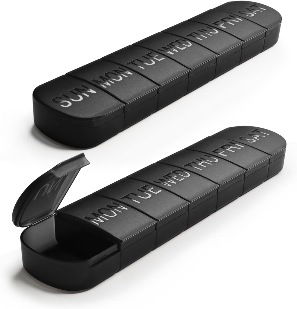 Stor Weekly Pill Organizer, 2-Pack 7 Day Pill Box med Debossed Labels, Fade Resistant, BPA-Free Translucent Lids (Black & Black)